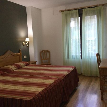 קנדלריו Hotel Cinco Castanos מראה חיצוני תמונה