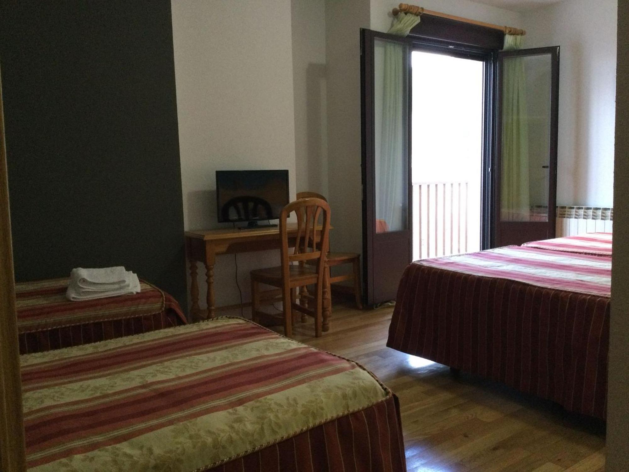 קנדלריו Hotel Cinco Castanos מראה חיצוני תמונה