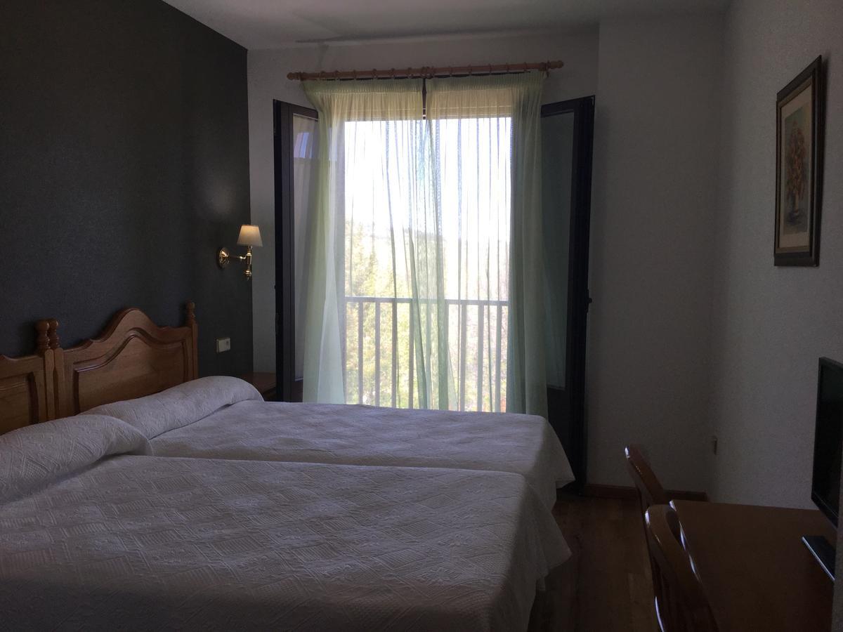 קנדלריו Hotel Cinco Castanos מראה חיצוני תמונה