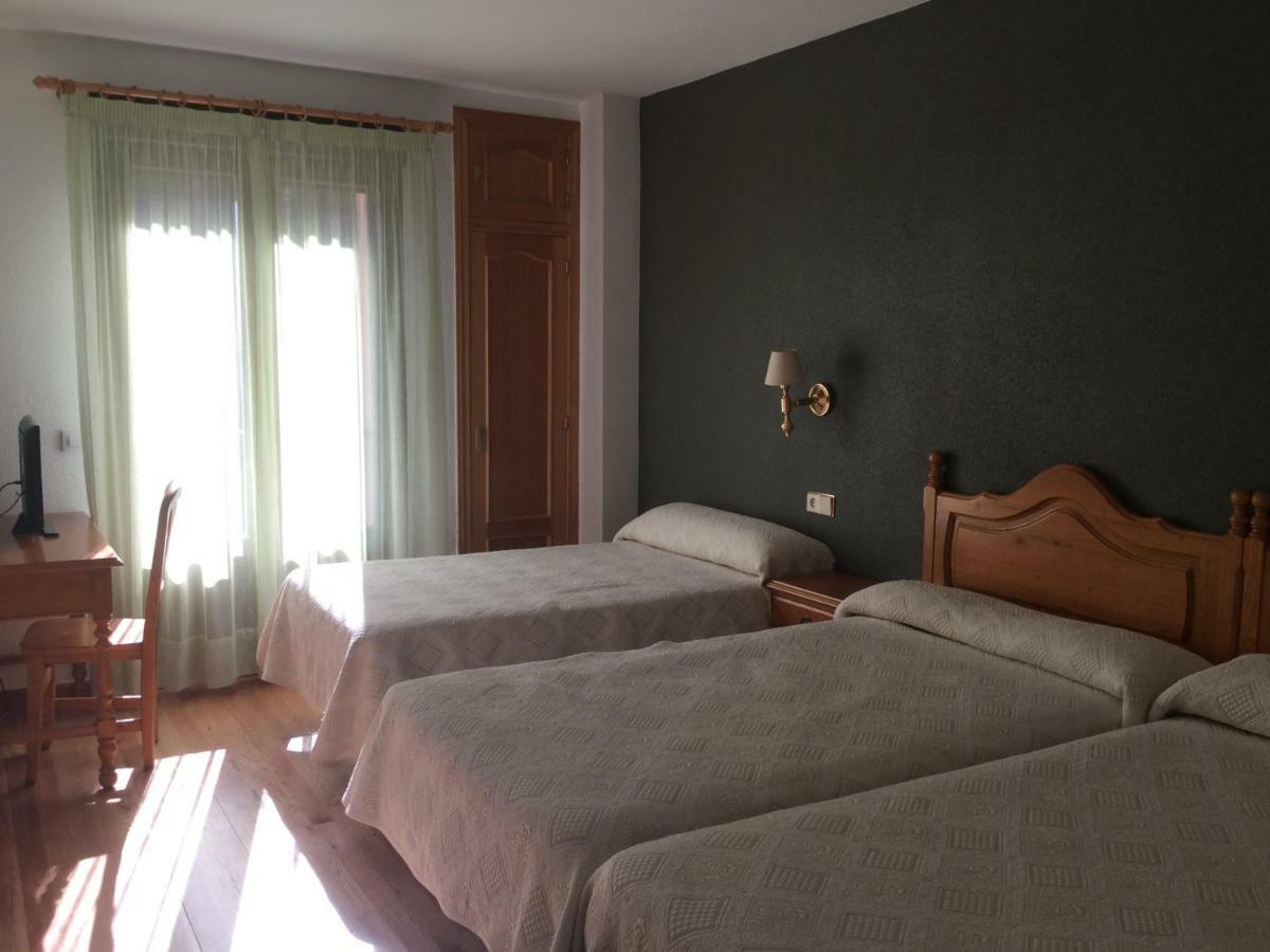 קנדלריו Hotel Cinco Castanos מראה חיצוני תמונה