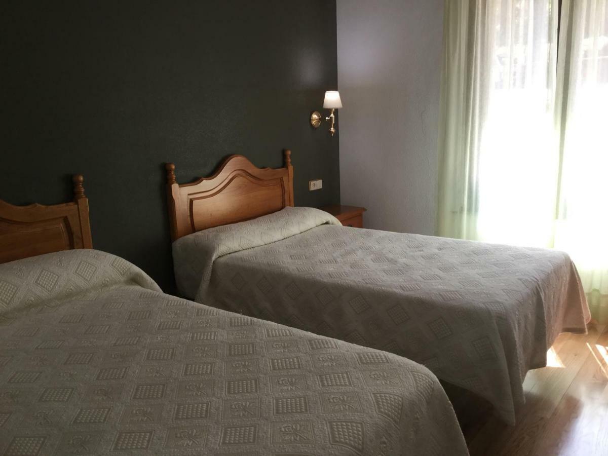 קנדלריו Hotel Cinco Castanos מראה חיצוני תמונה